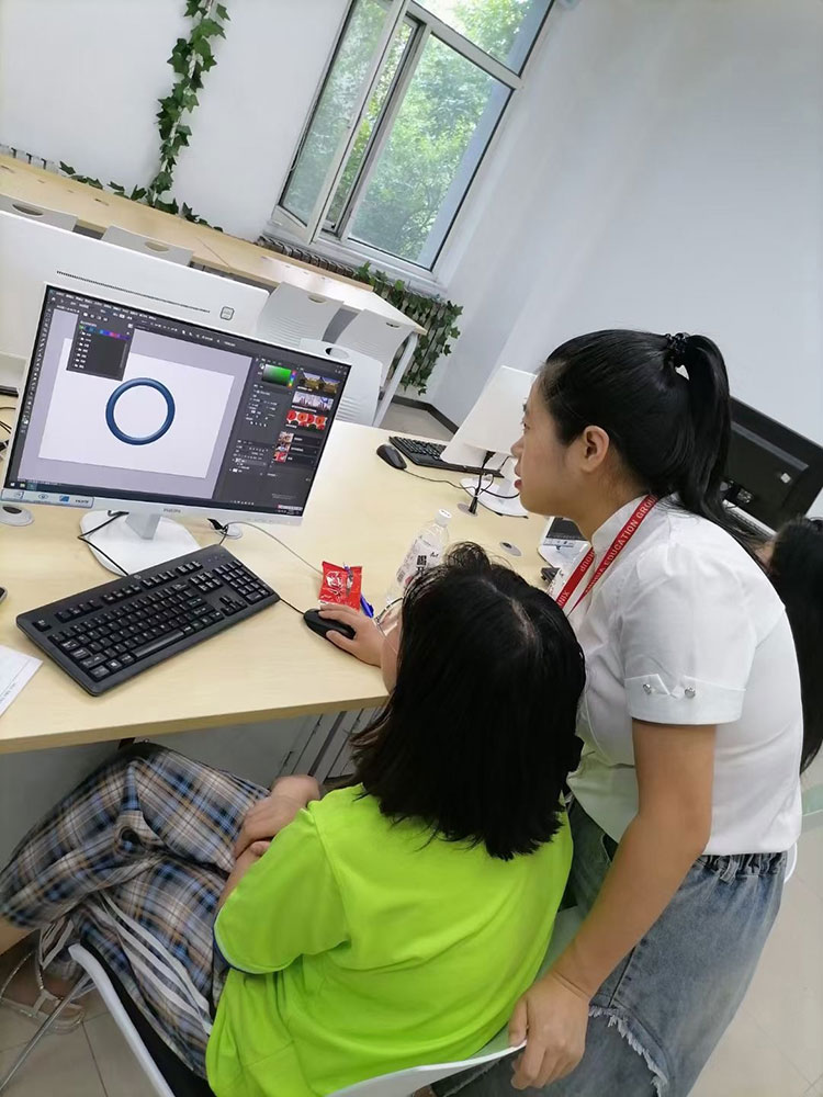 哈爾濱新華電腦學校
