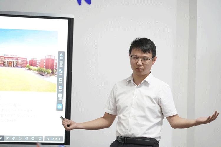 哈爾濱新華電腦學校