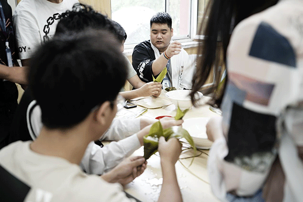 哈爾濱新華電腦學(xué)校