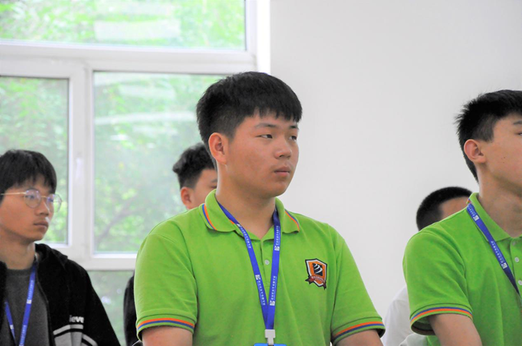 哈爾濱新華電腦學校