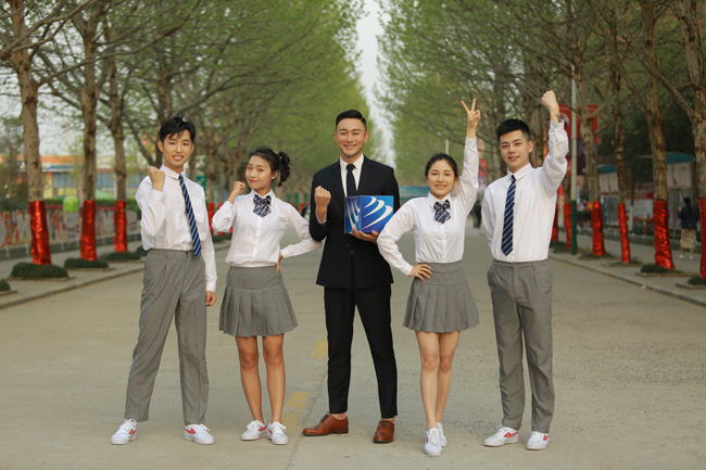 哈爾濱新華電腦學(xué)校