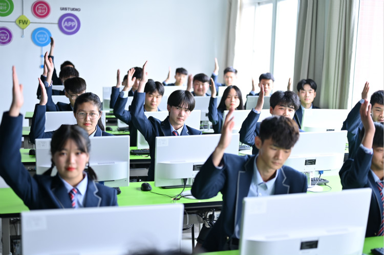 學全媒體運營專業，為什么要來新華？