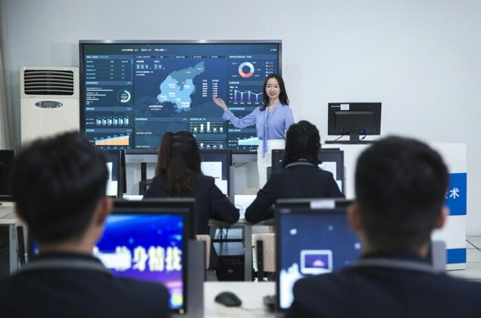 2024年適合初高中男生學技術的熱門專業入行門檻低，但就業不錯