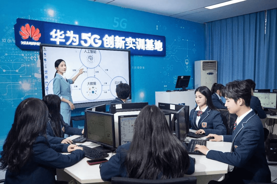 @初中畢業(yè)生及家長，擇校如何避坑？