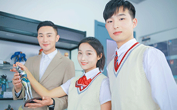 聚焦互聯網學校 好專業成就好就業
