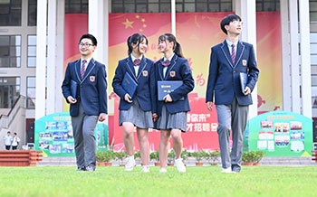 12位學霸天團推薦新華電腦學校，你不了解一下嗎？