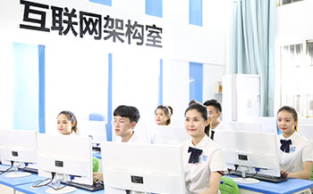 洞察職教，預(yù)見未來，央視頻直播專訪新華電腦教育